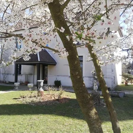 Hotellerie Jardiniers Gourmands Отель Morsains